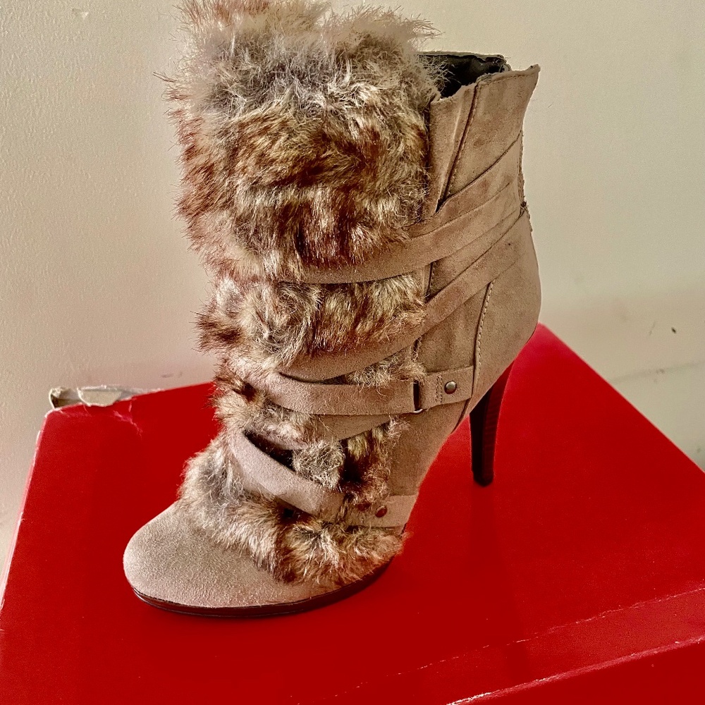 ELLE ELZOE TAUPE BOOTIES